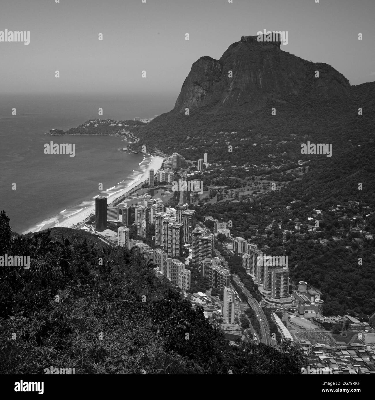 Blick vom Hügel der zwei Brüder (Morro Dois IrmÃ£os) in der Stadt Rio de Janeiro Stockfoto