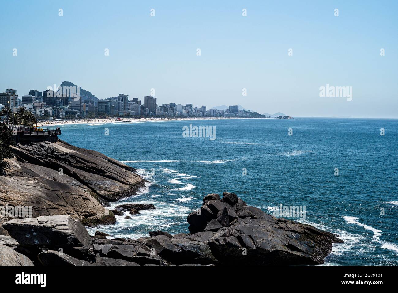 Ein Spaziergang zur Favela vidigal in Rio de Janeiro Stockfoto