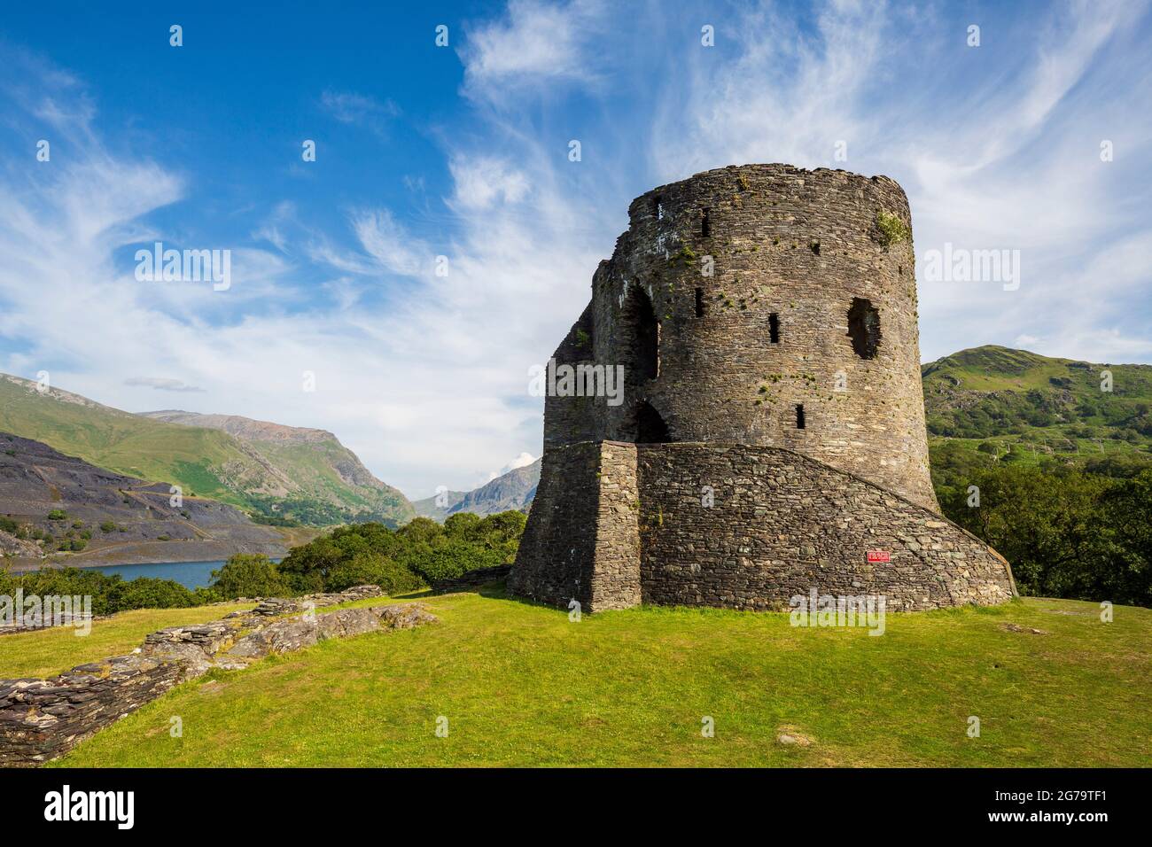 Der Berghof von Dolbadarn Castle, der den Llanberis Pass, Gwynedd, Nordwales, bewacht Stockfoto