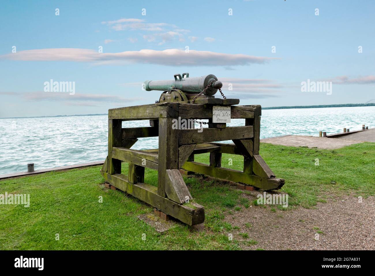 Festungskanone auf der Inselfestung Wilhelmstein im Steinhuder Meer, Niedersachsen Stockfoto