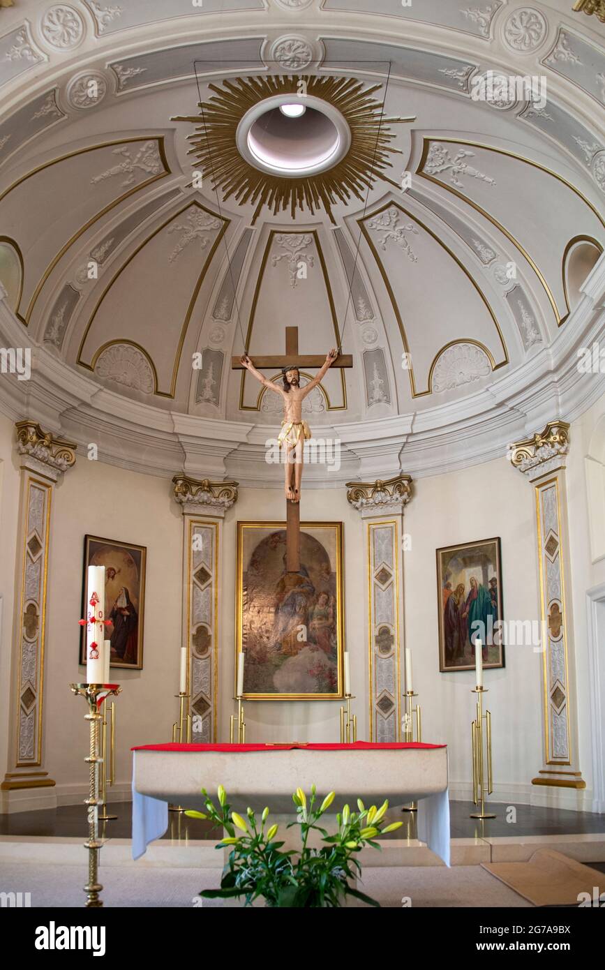 Deutschland, Sachsen-Anhalt, Halle, neobarocke Klosterkapelle, Orden der Heiligen Elisabeth, Altar Stockfoto