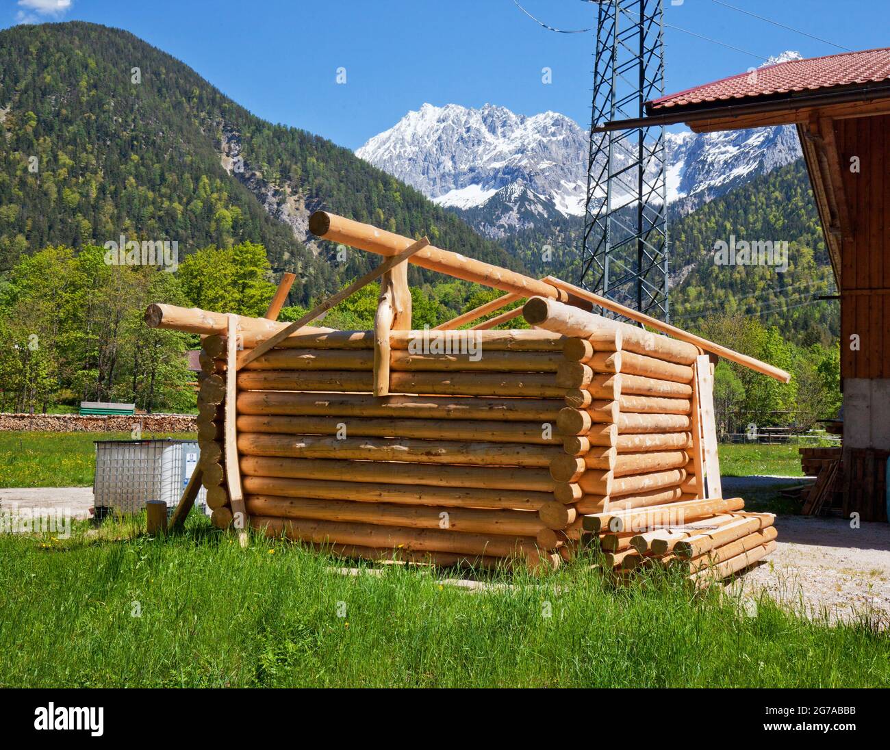 Der Preis für Holz ist vor allem in der Bauindustrie um ein Vielfaches gestiegen Stockfoto