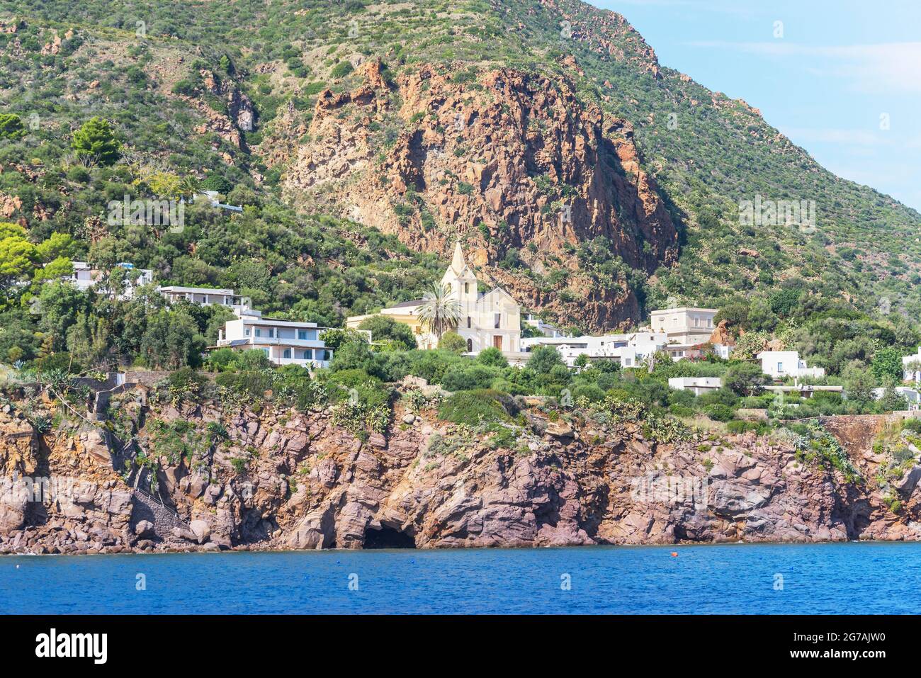 Blick auf die Insel Panarea vom Meer aus, Panarea, Äolische Inseln, Sizilien, Italien Stockfoto