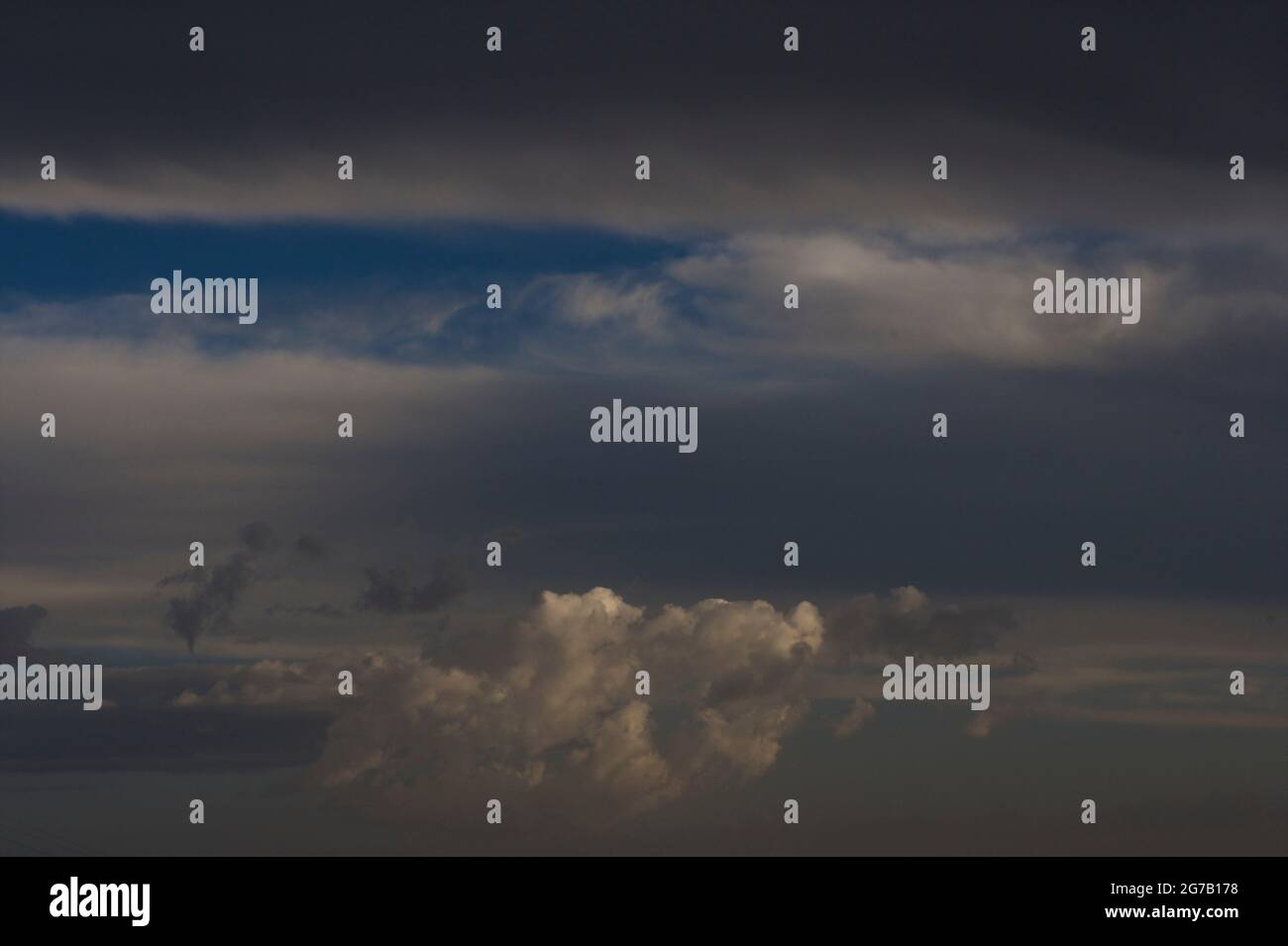 Skyscape. Launisch Wolkenbildung Stockfoto