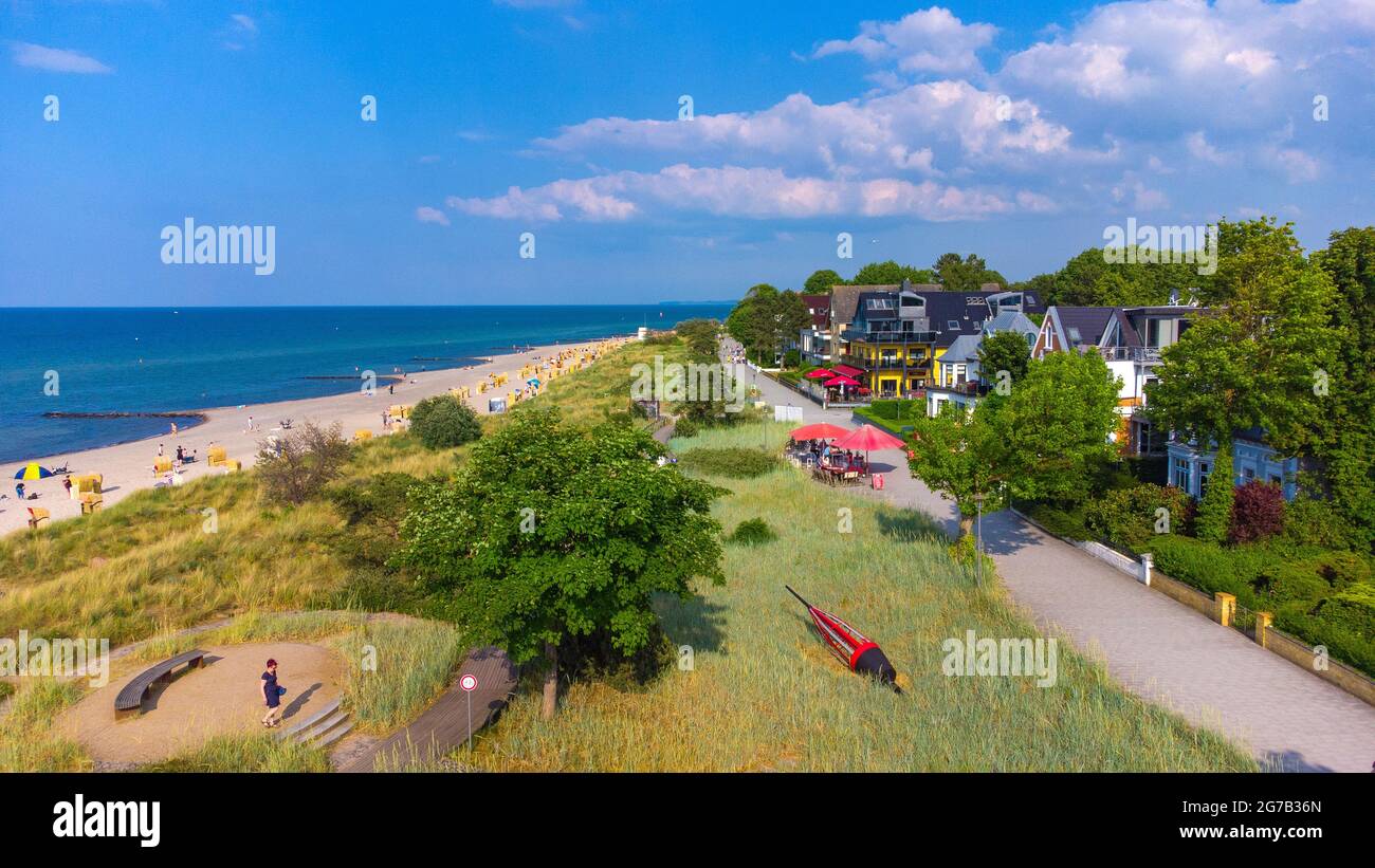 Schleswig-Holstein, Lübecker Bucht, Niendorf, Strand und Strandpromenade. Stockfoto