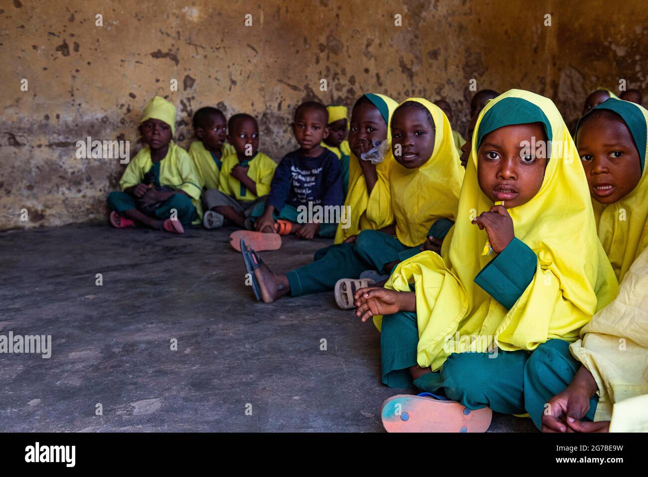 Mädchen in einer Medressa, Kano, Bundesstaat Kano, Nigeria Stockfoto