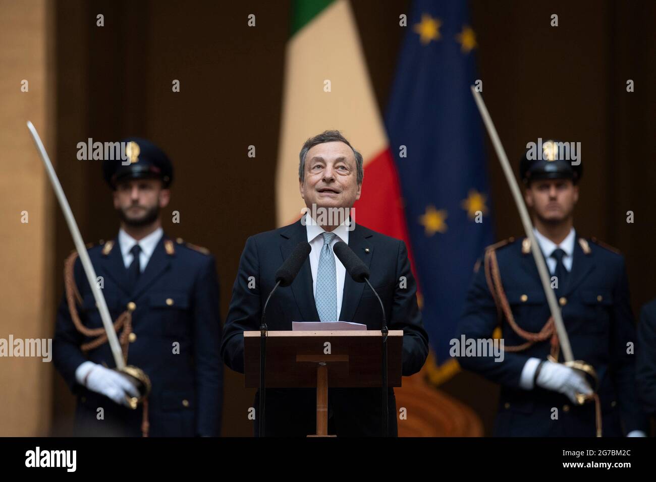 Rom, Italien. Juli 2021. Der italienische Premier Mario Draghi beim offiziellen Besuch der italienischen Fußballnationalmannschaft, nachdem er die UEFA-Europameisterschaft 2020 gewonnen hatte.Rom (Italien), 12. Juli 2021 Photo Pool Augusto Casasoli Insidefoto Credit: Insidefoto srl/Alamy Live News Stockfoto