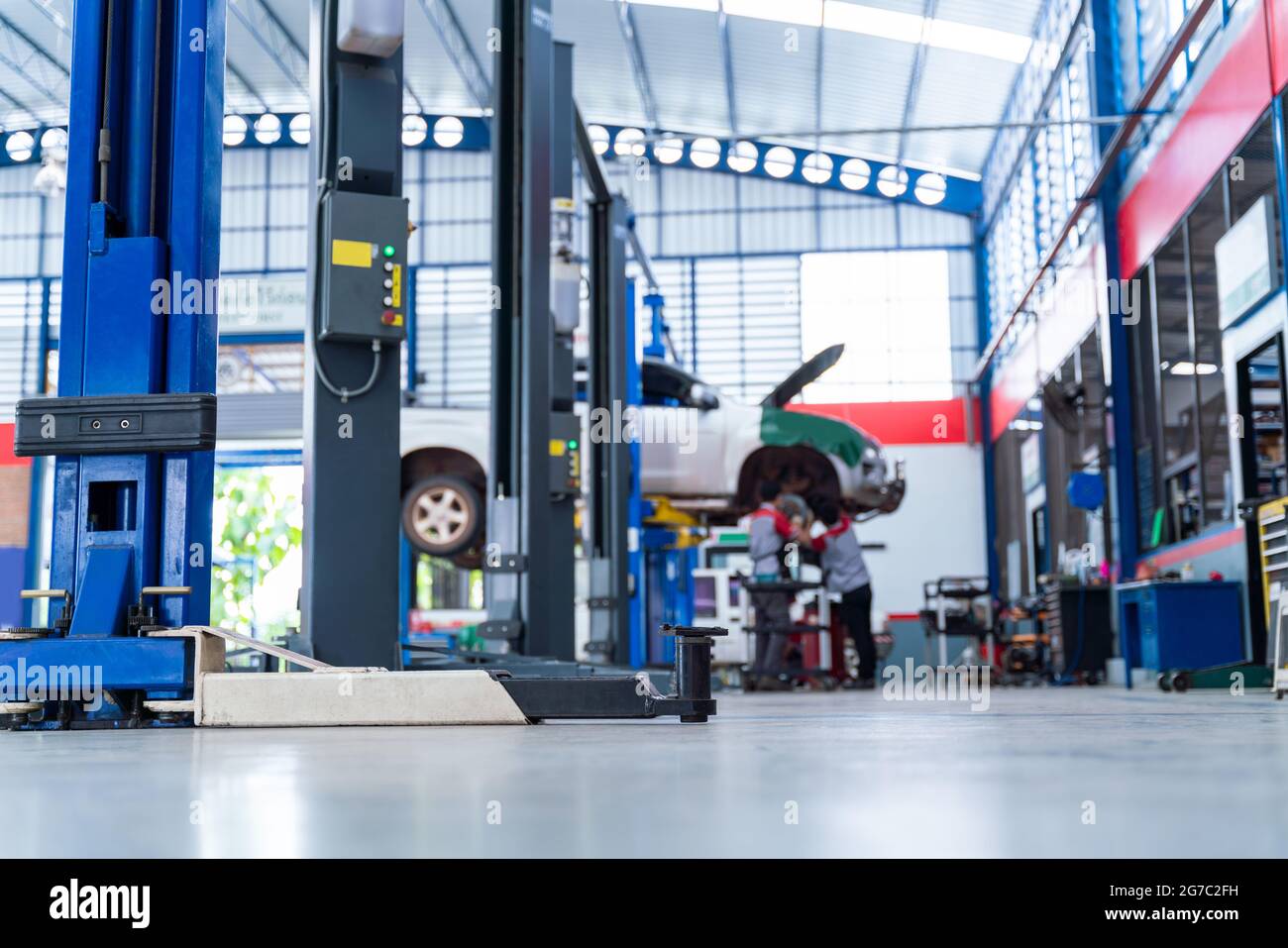 Auto Service Zentrum Hh Stellingen Kfz - Autowerkstatt Zentrum hintergrund -Fotos und -Bildmaterial in hoher Auflösung – Alamy