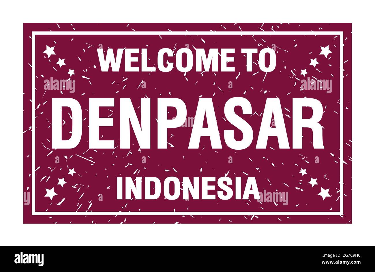 WILLKOMMEN IN DENPASAR - INDONESIEN, Worte auf violettem rechteckigem Flaggenstempel geschrieben Stockfoto