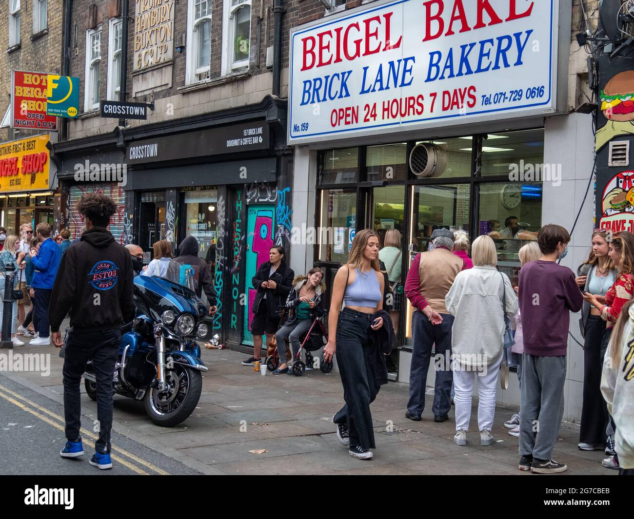 London - Juli 2021: Beigel Bake, ein berühmter Bagel-Laden in der Brick Lane, einer modischen Gegend im Osten Londons Stockfoto