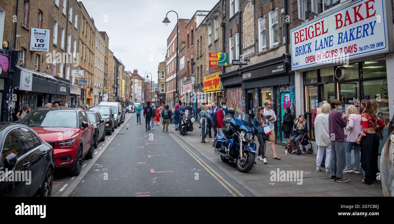 London - Juli 2021: Beigel Bake, ein berühmter Bagel-Laden in der Brick Lane, einer modischen Gegend im Osten Londons Stockfoto