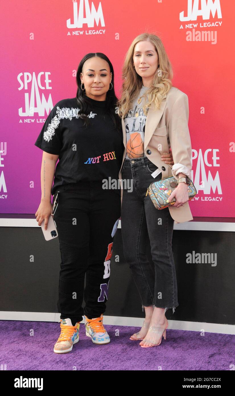 Los Angeles, Kalifornien. Juli 2021. Raven-Symoné Pearman-Maday, Miranda Pearman-Maday bei der Ankunft für SPACE JAM: A NEW LEGACY Premiere, Regal LA Live, Los Angeles, CA 12. Juli 2021. Kredit: Elizabeth Goodenough/Everett Collection/Alamy Live Nachrichten Stockfoto