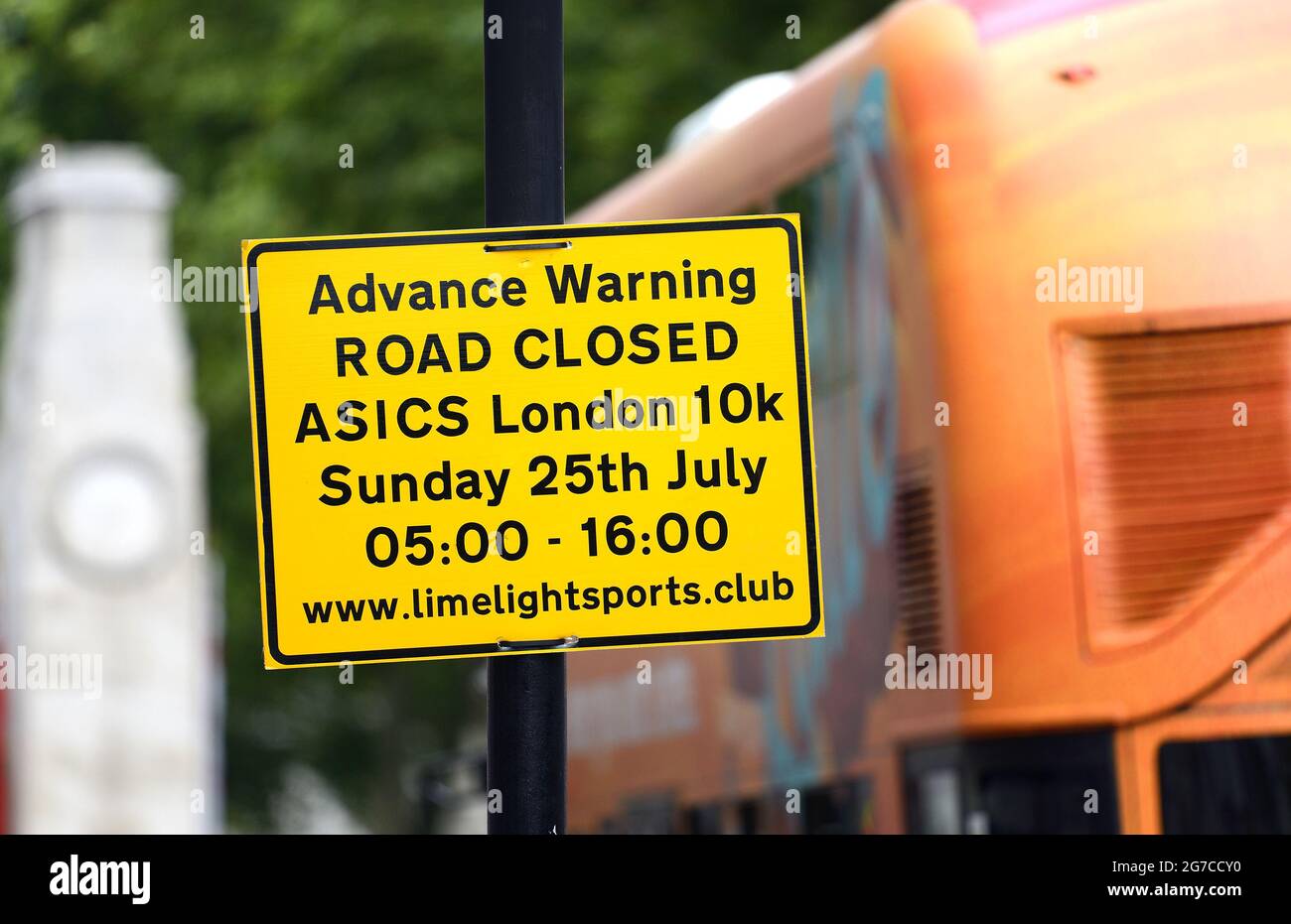 London, England, Großbritannien. Erweiterte Warnung vor Straßensperrungen im Zentrum von London für eine Sportveranstaltung. Whitehall, Juli 2021 Stockfoto