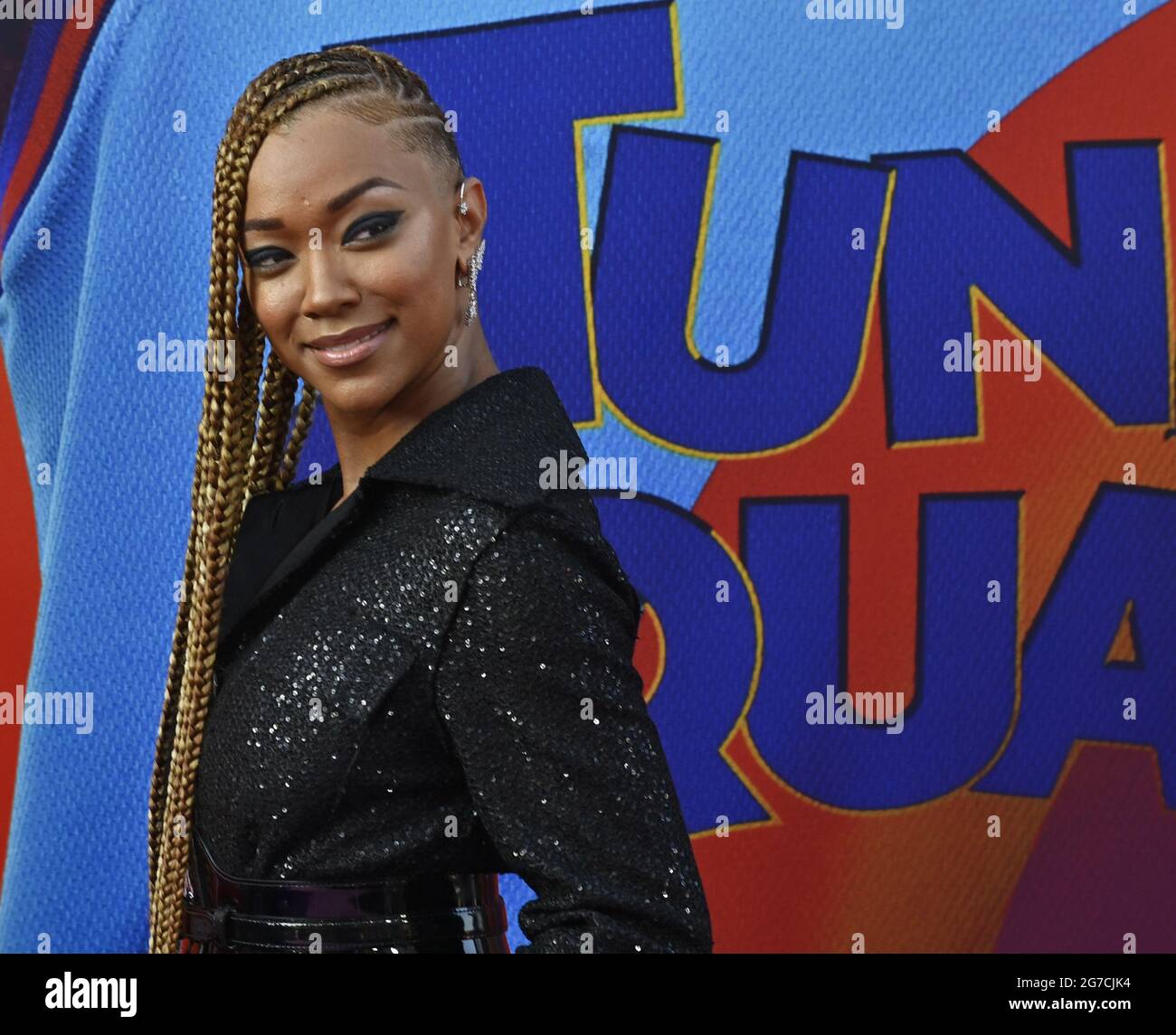 Los Angeles, Usa. Juli 2021. Das Cast-Mitglied Sonequa Martin-Green nimmt am Montag, den 12. Juli 2021, an der Premiere der animierten Sci-Fi-Fantasie „Space Jam“ im Regal Cinemas LA Live in Los Angeles Teil. Storyline: Eine bösartige künstliche Intelligenz entführt den Sohn des berühmten Basketballspielers LeBron James, der dann mit Bugs Bunny zusammenarbeiten muss, um ein Basketballspiel zu gewinnen. Foto von Jim Ruymen/UPI Credit: UPI/Alamy Live News Stockfoto