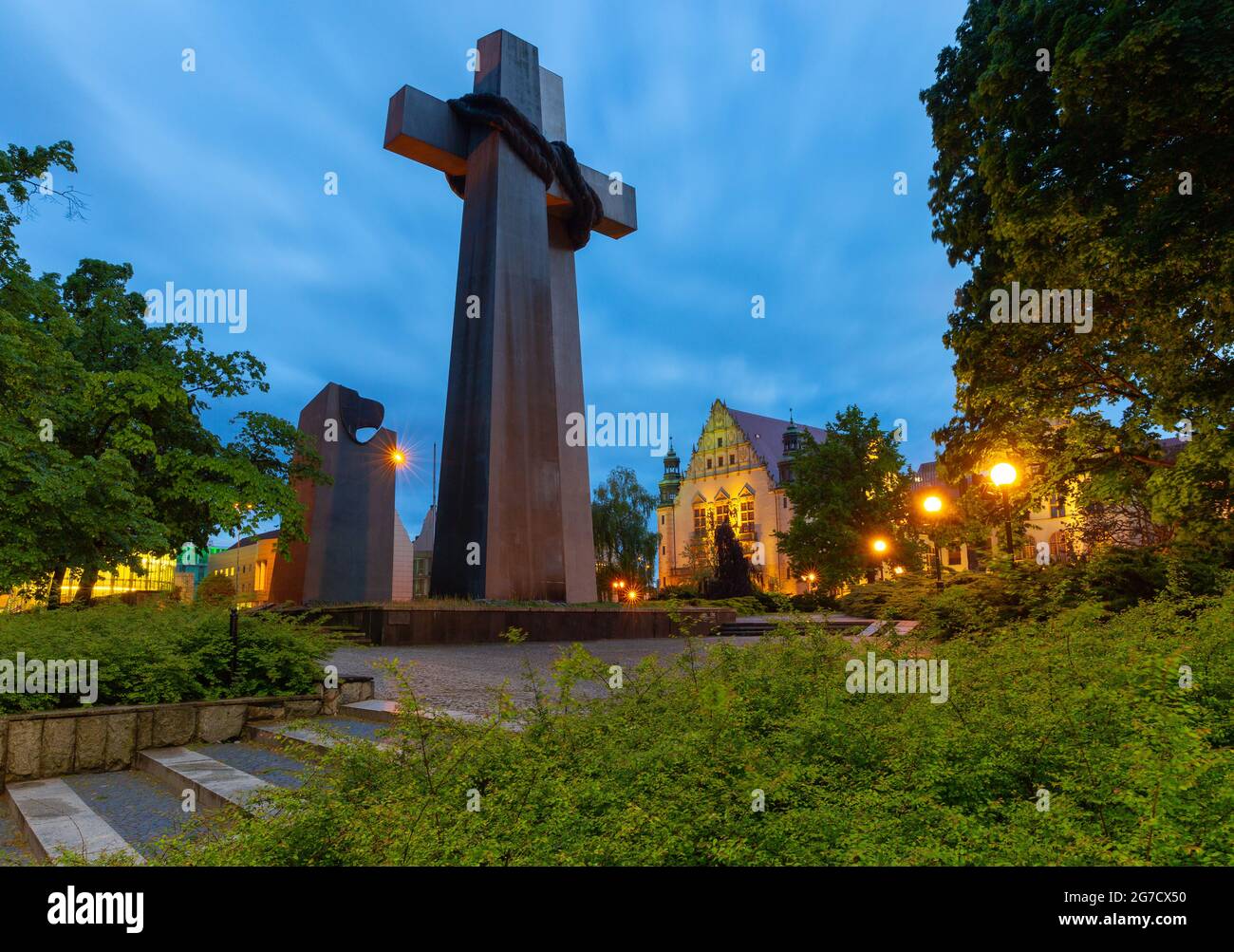 Blick auf den Adam-Mickiewicz-Platz bei Nacht. Posen. Polen. Stockfoto