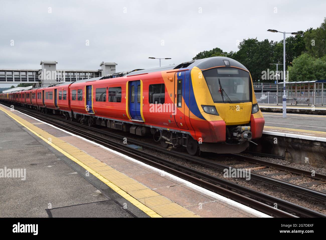 12/07/2021 Orpington Station UK South Eastern Trains trainieren derzeit Fahrer und machen das Personal mit der britischen Rail Class 707 Desiro Cit vertraut Stockfoto