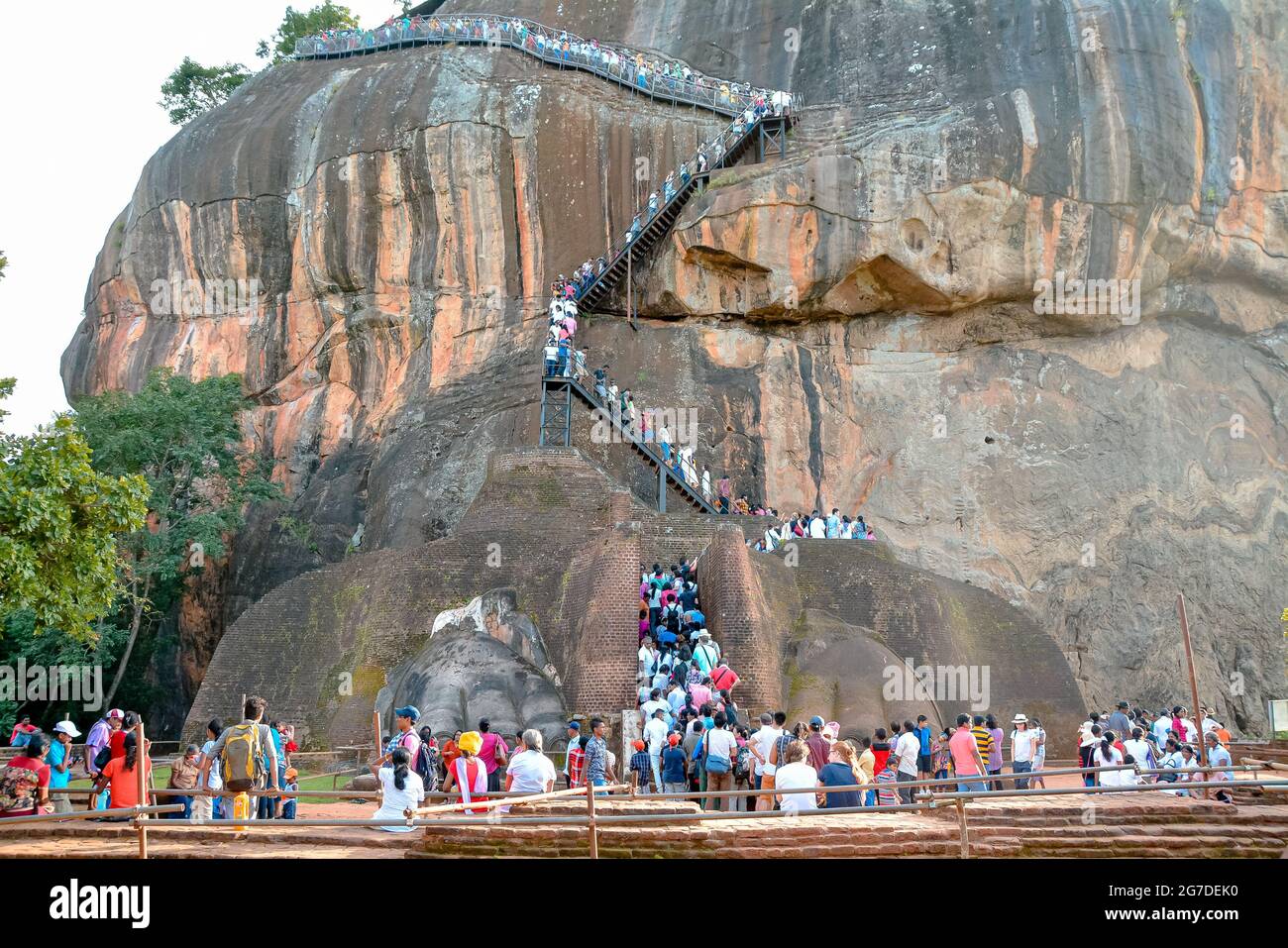 Felsenfestung Sigiriya 5. Tanzschrift ruinierte Burg, die die Unesco als Weltkulturerbe In Sri Lanka aufgeführt ist Stockfoto