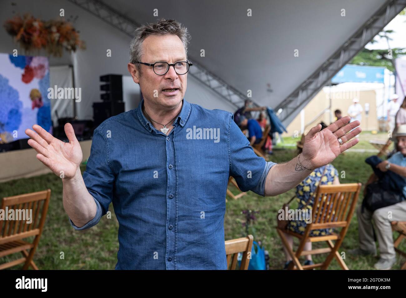 RHS Hampton Court Palace Garden Festival 2021, Hugh Fearnley-Whittingstall im Hampton Court Palace, London Borough of Richmond upon Thames, Großbritannien Stockfoto