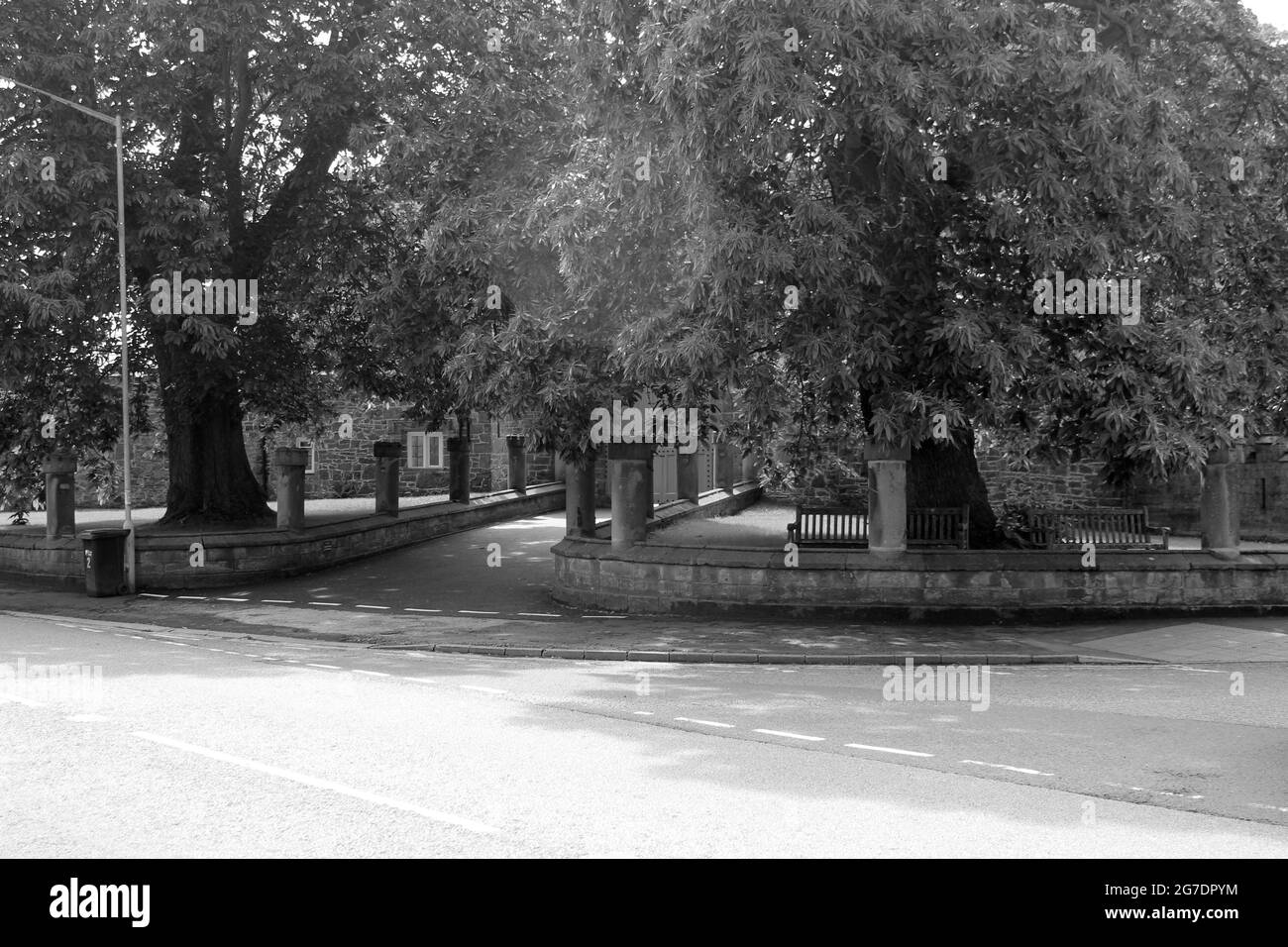 Hawarden ist ein kleines Dorf und eine Gemeinde in der Grafschaft Flintshire Wales, bekannt für seine Burg und Bibliothek Stockfoto