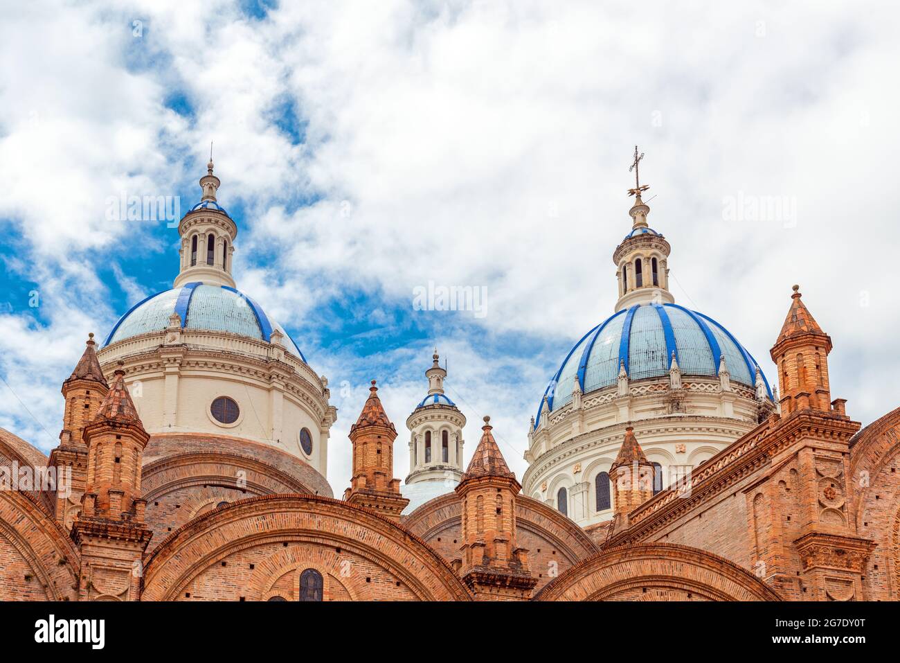 Kuppeln der Neuen Kathedrale, Cuenca, Ecuador. Stockfoto