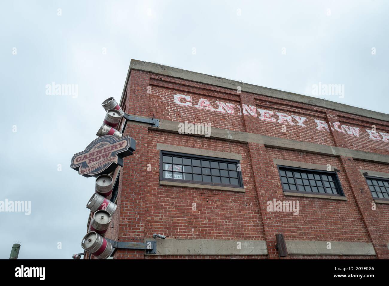 Cannery Row Brewing Company Restaurantfassade in Monterey, Kalifornien, Juli 2021. () Stockfoto