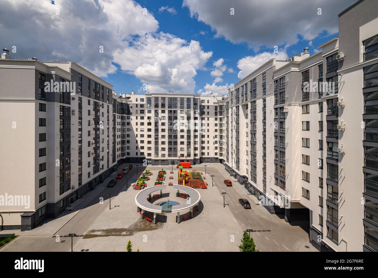 Typisches brandneues Apartmentgebäude in Chisinau, Moldawien Stockfoto