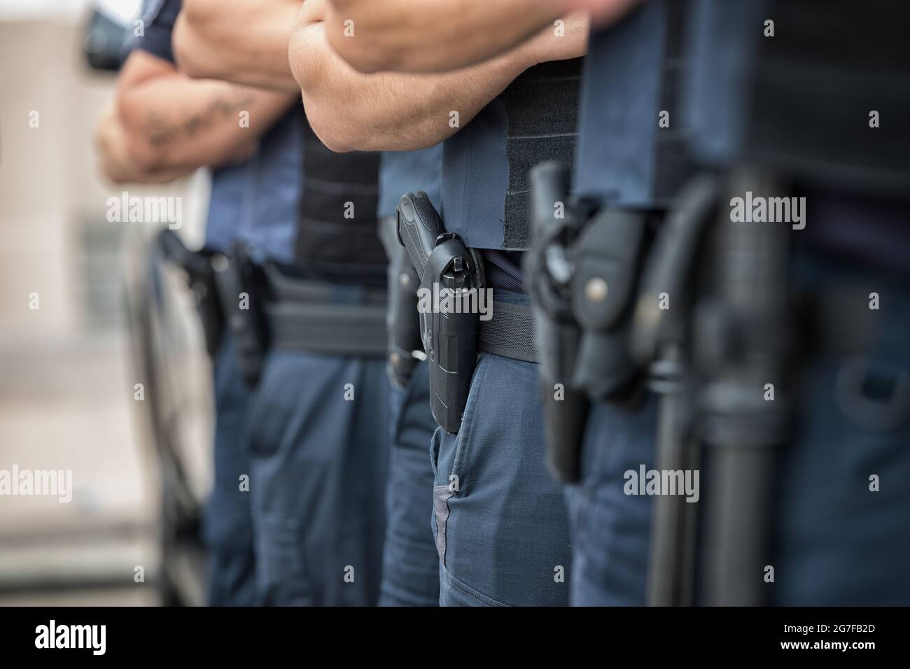 Soldaten Sicherheit in den Reihen, Munitionsausrüstung und Waffen, mit einer geringen Tiefenschärfe Stockfoto