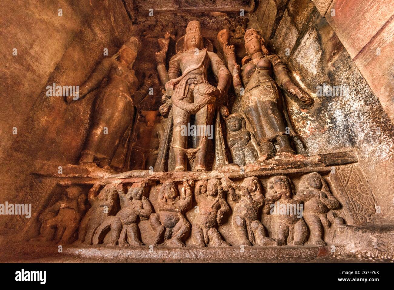 Badami Cave Temples, Karnataka. Es ist unesco-Weltkulturerbe und Ort der erstaunlichen chalukya Dynastie Sotne Kunst Stockfoto