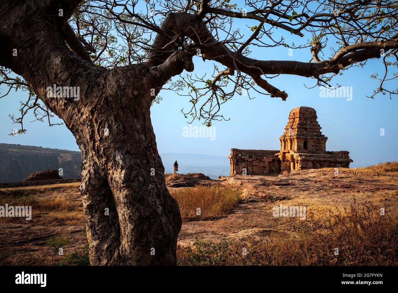 Blick auf den oberen Shivalaya auf dem nördlichen felsigen Hügel in Badami, Karnataka, Indien. Es ist unesco-Weltkulturerbe und Ort der erstaunlichen chalukya dynast Stockfoto