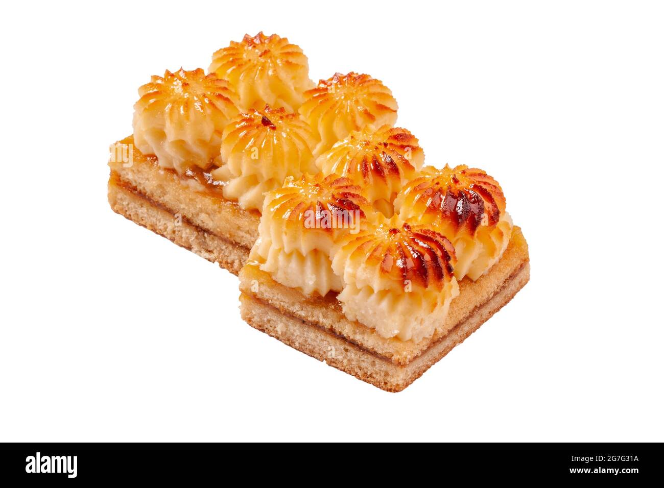 Zwei Scheiben Shortbread-Kuchen mit Marmelade und gebrannter Pudding Stockfoto