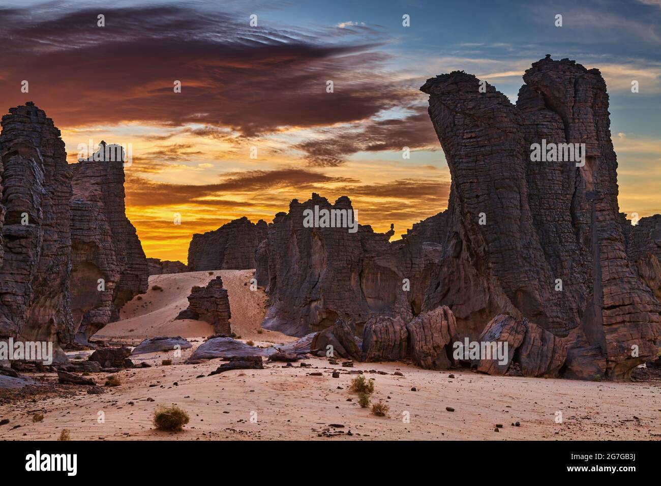 Sonnenuntergang in der Wüste Sahara, Tassili N'Ajjer, Tin Tazarift Bereich, Algerien Stockfoto