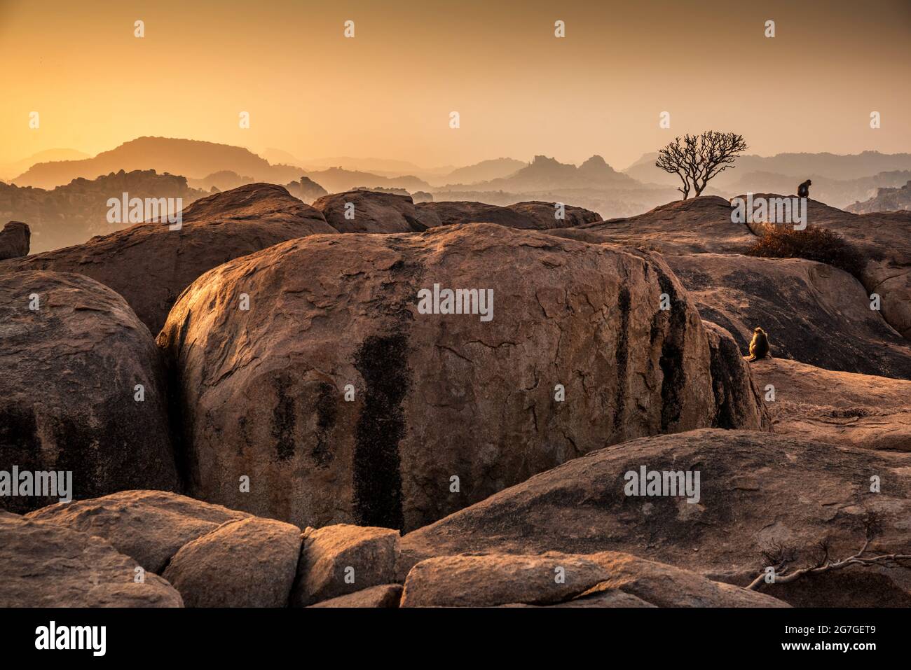 Sonnenuntergang Ansicht von Kishkinda, Anjanadri Hügel, (Monkey Temple) Anjaneya Parvat, der Geburtsort von Hanuman Gott, Hampi, Karnataka, Indien. Stockfoto