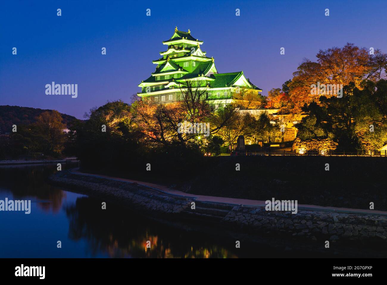 Okayama Castle, auch bekannt als Ujo oder Krähenburg, am Fluss asahi in japan Stockfoto