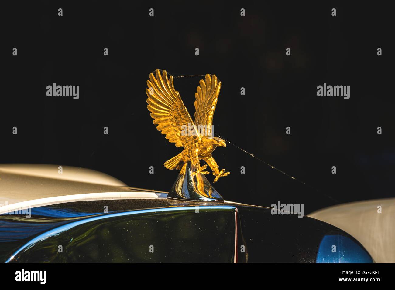 Kharkov, Ukaine - 9. Juli 2021: Lanchester Oldtimer-Logo-Emblem mit Vogel-Nahaufnahme Stockfoto