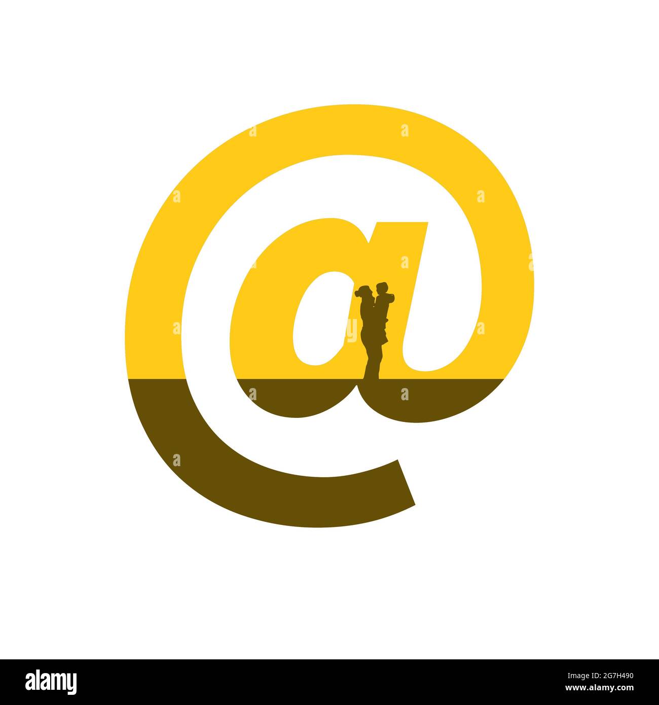 Am Schild, Mail-Zeichen des Alphabets mit einer Silhouette der Mutter mit Kind auf Arm, in Farbe ocker und braun, isoliert auf weißem Hintergrund Stockfoto