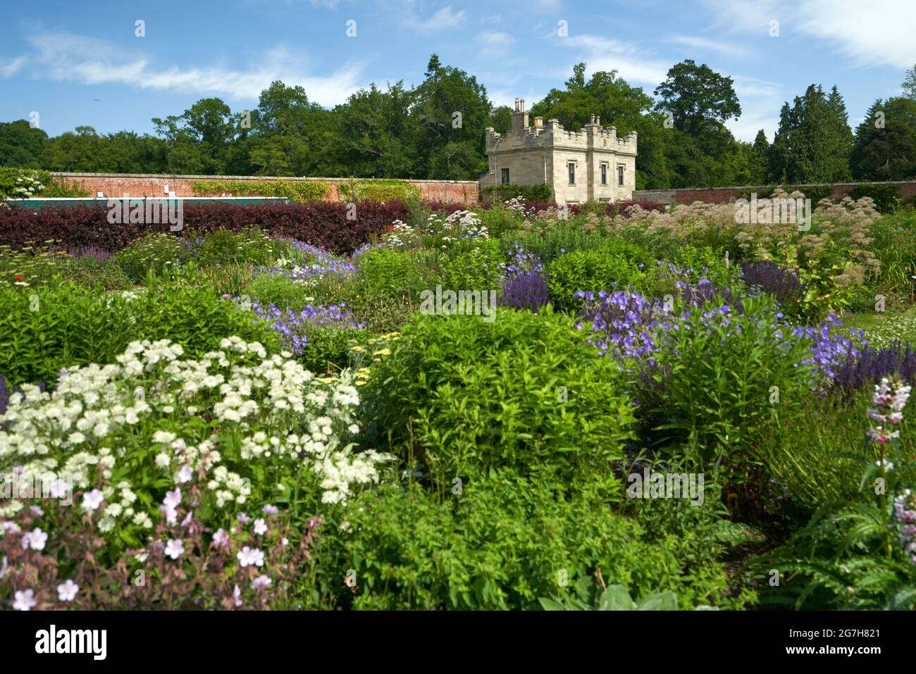 The Walled Garden at Floors Castle an einem schönen Sommertag. Stockfoto