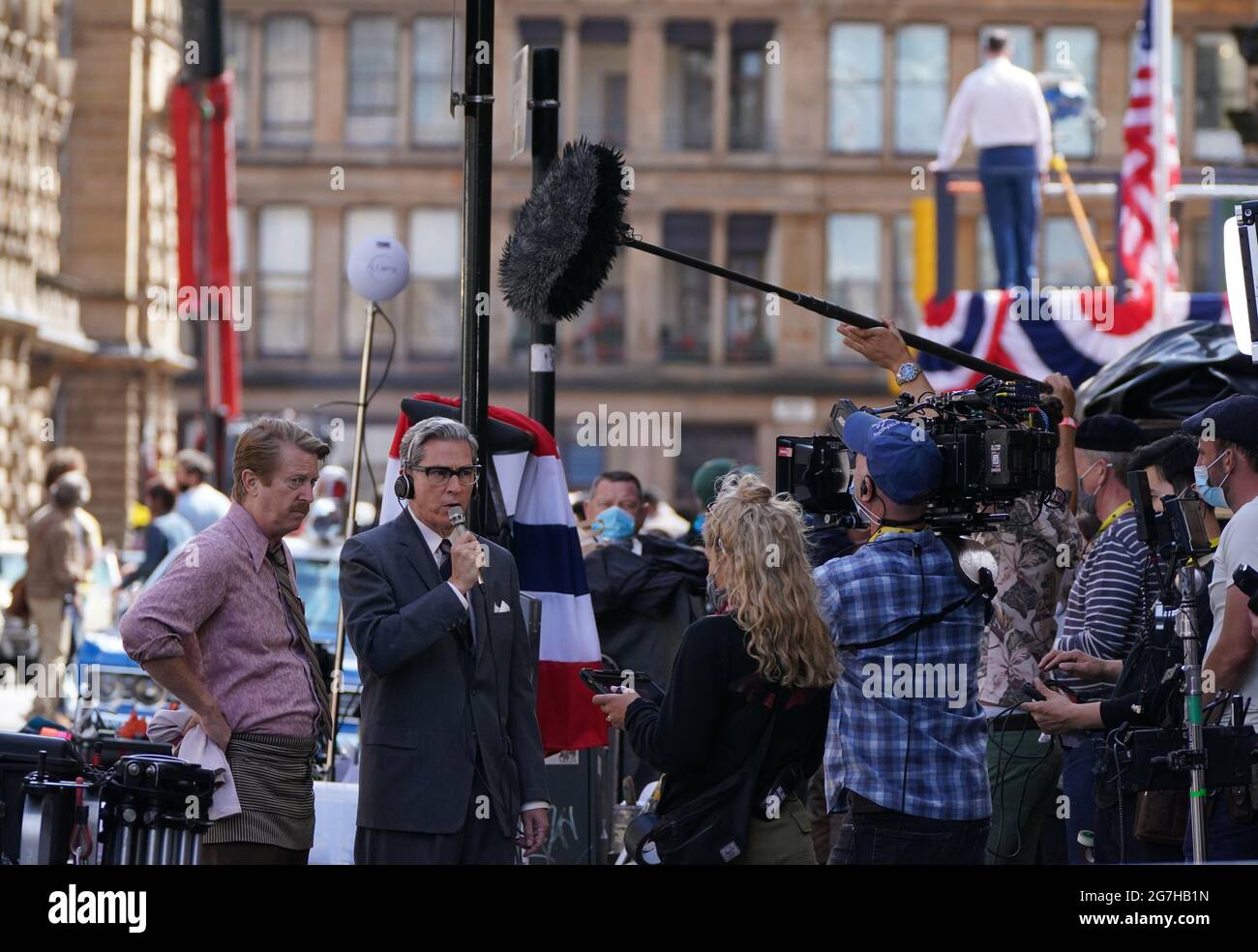 Besetzung der Cochrane Street im Stadtzentrum von Glasgow, nachdem die Dreharbeiten für den vermutlich neuen Indiana Jones 5-Film mit Harrison Ford begonnen hatten. Bilddatum: Mittwoch, 14. Juli 2021. Stockfoto