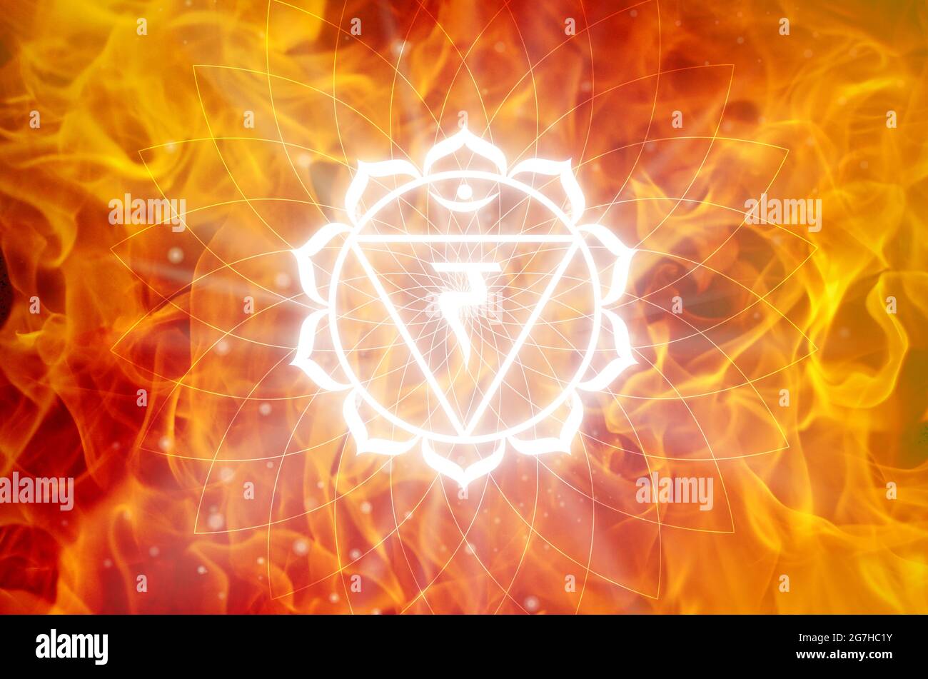 Manipura Chakra Symbol auf einem Feuer Hintergrund. Dies ist das dritte Chakra, auch Solar Plexus genannt Stockfoto