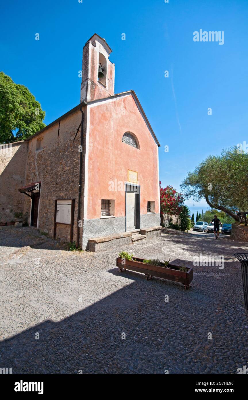 Italien, Ligurien, Colla Micheri, Old Village, Kirche San Sebastiano Stockfoto