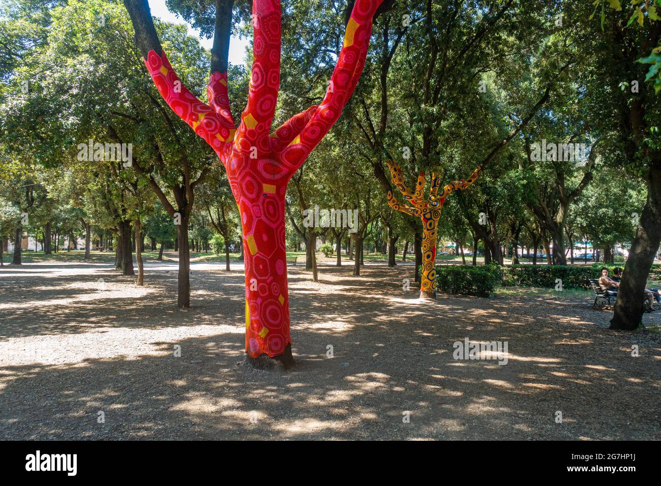 Rom, Italien - Juli 2021 : Back to Nature, Installation zeitgenössischer Kunst in der Villa Borghese Stockfoto