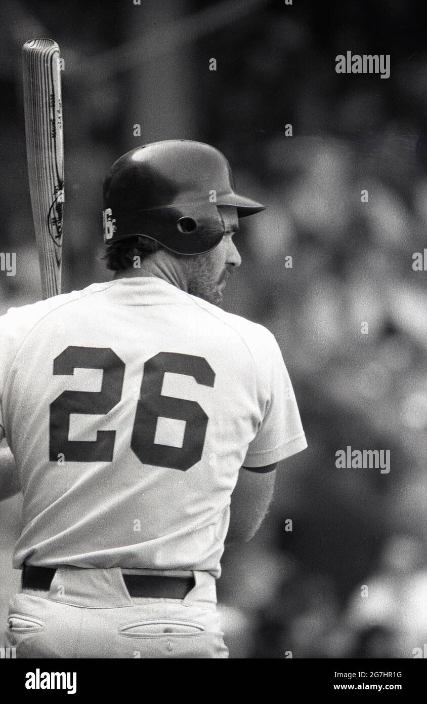 1970er Jahre, historisch, MLB-Spiel, Schlagstock mit Baseballschläger in der Position Vorbereitung auf den Streik, USA. Stockfoto