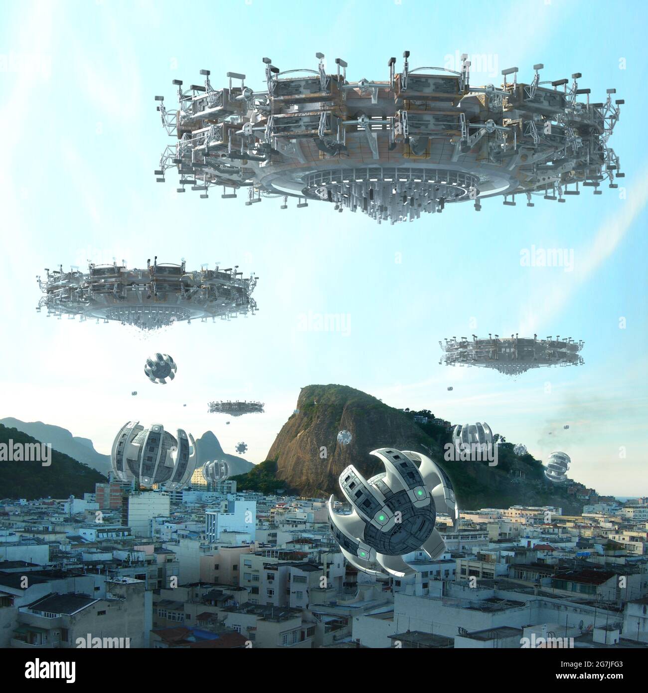 3D-Illustration von außerirdischen Raumschiffen mit einer schwärmenden Drohnenflotte über einer Stadt, für futuristische interstellare Reisen oder Fantasy-Kriegsschauspiele Stockfoto