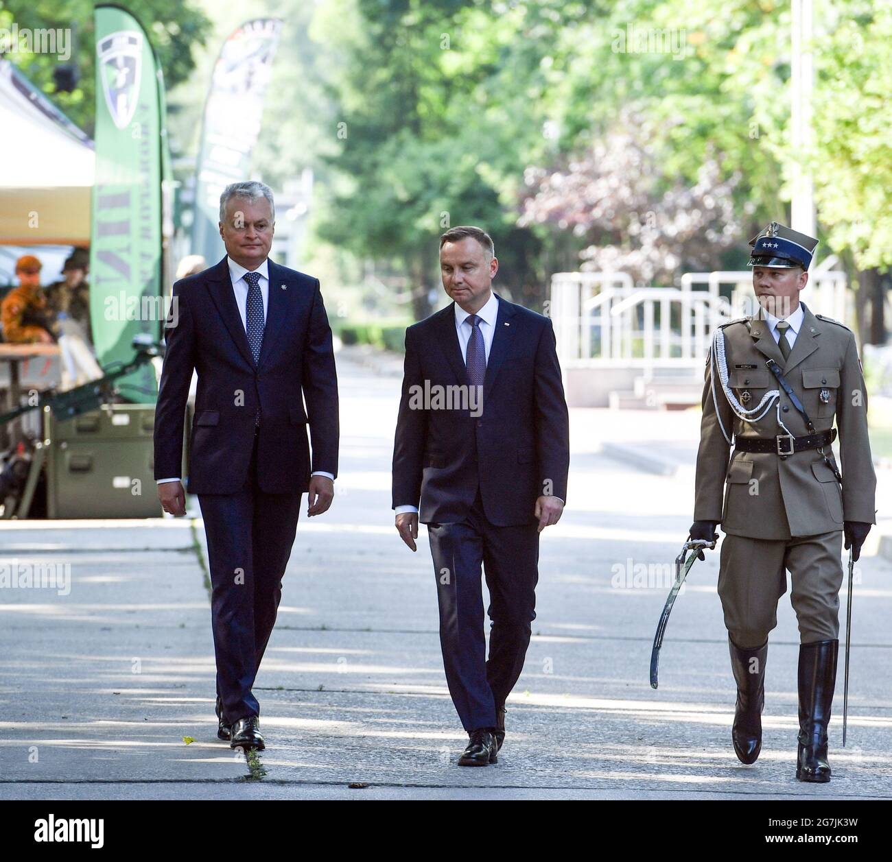 Krakau, Polen. Juli 2021. Der polnische Präsident Andrzej Duda (R) und der litauische Präsident Gitanas Nauseda (L) im Kommando der Sondereinsatzkräfte im General Nil in Krakau. Kredit: SOPA Images Limited/Alamy Live Nachrichten Stockfoto