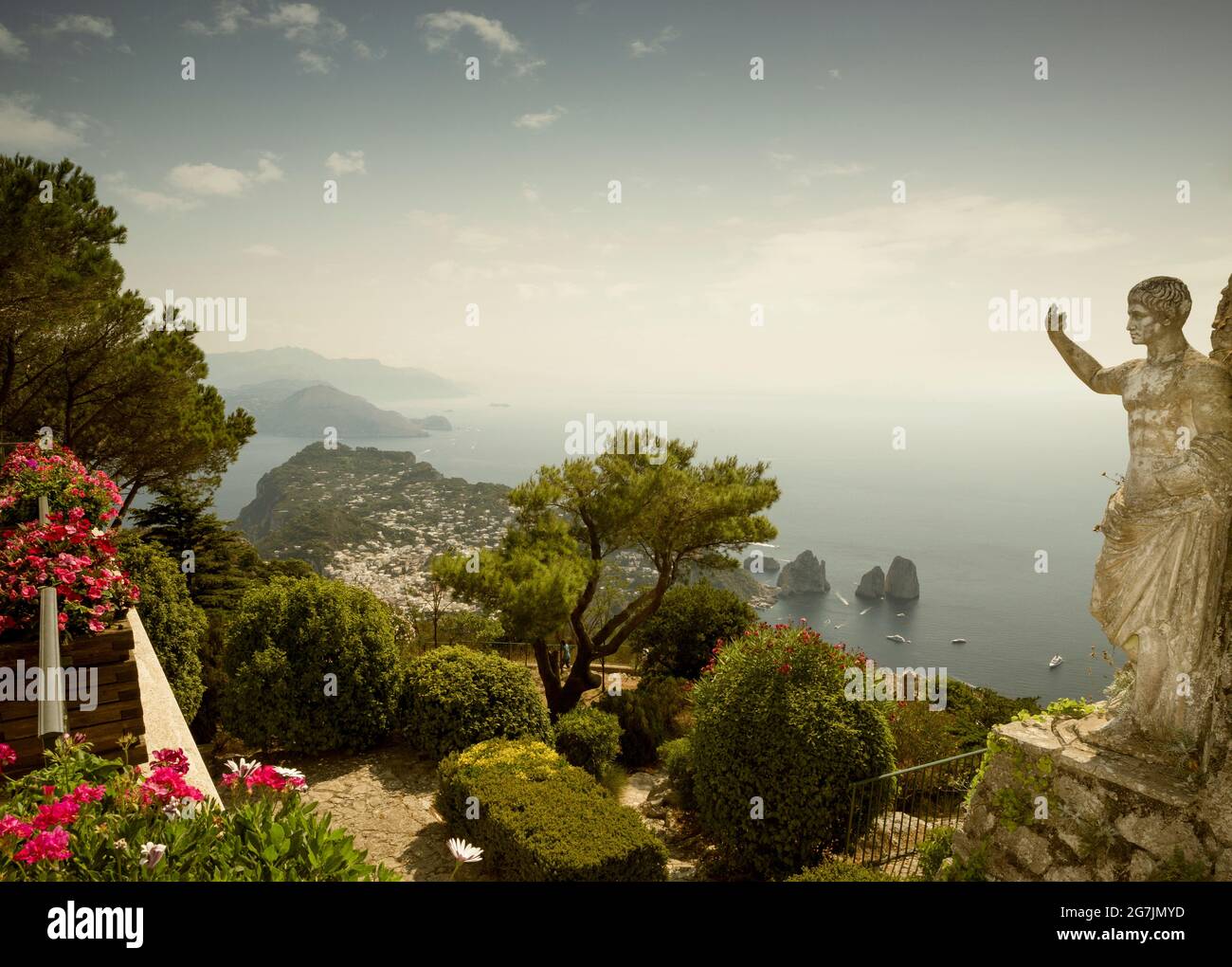 Schöne Panorama der Insel Capri, Italien Stockfoto