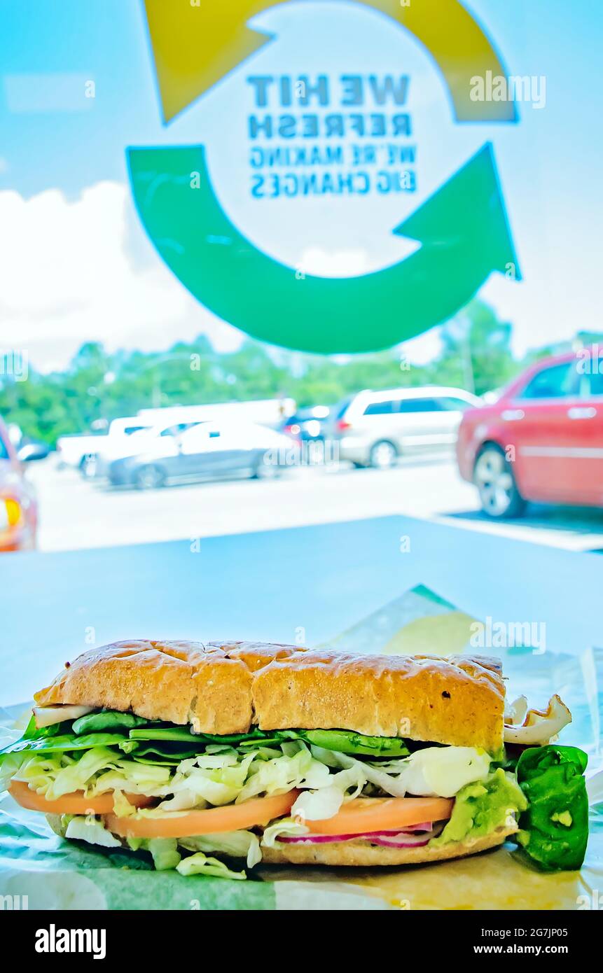 Ein 6-Zoll Cali Fresh Turkey Sub ist in Subway, 13. Juli 2021, in Bayou La Batre, Alabama, abgebildet. Stockfoto