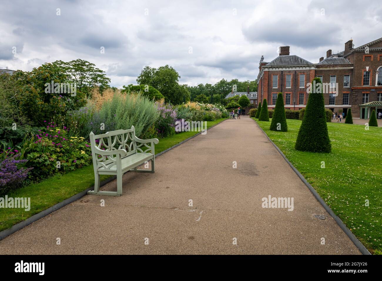 London. GROSSBRITANNIEN: 07.11.2021. Der Garten rund um den Kensington Palace mit seinen wunderschönen Blumen und Pflanzen. Stockfoto