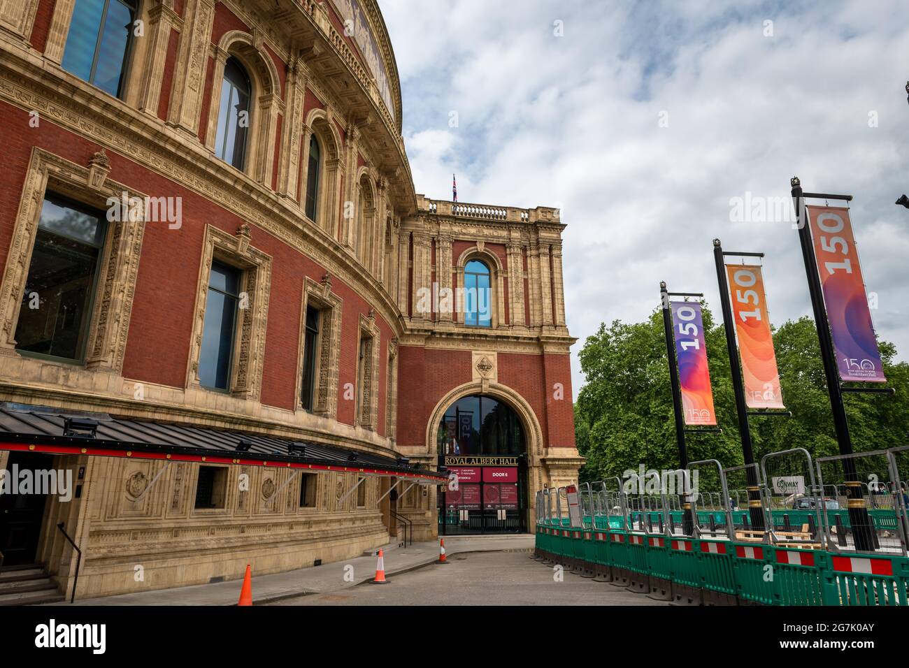 London. GROSSBRITANNIEN: 07.11. 2021. Blick auf die Straße des Gebäudes der Royal Albert Hall Stockfoto