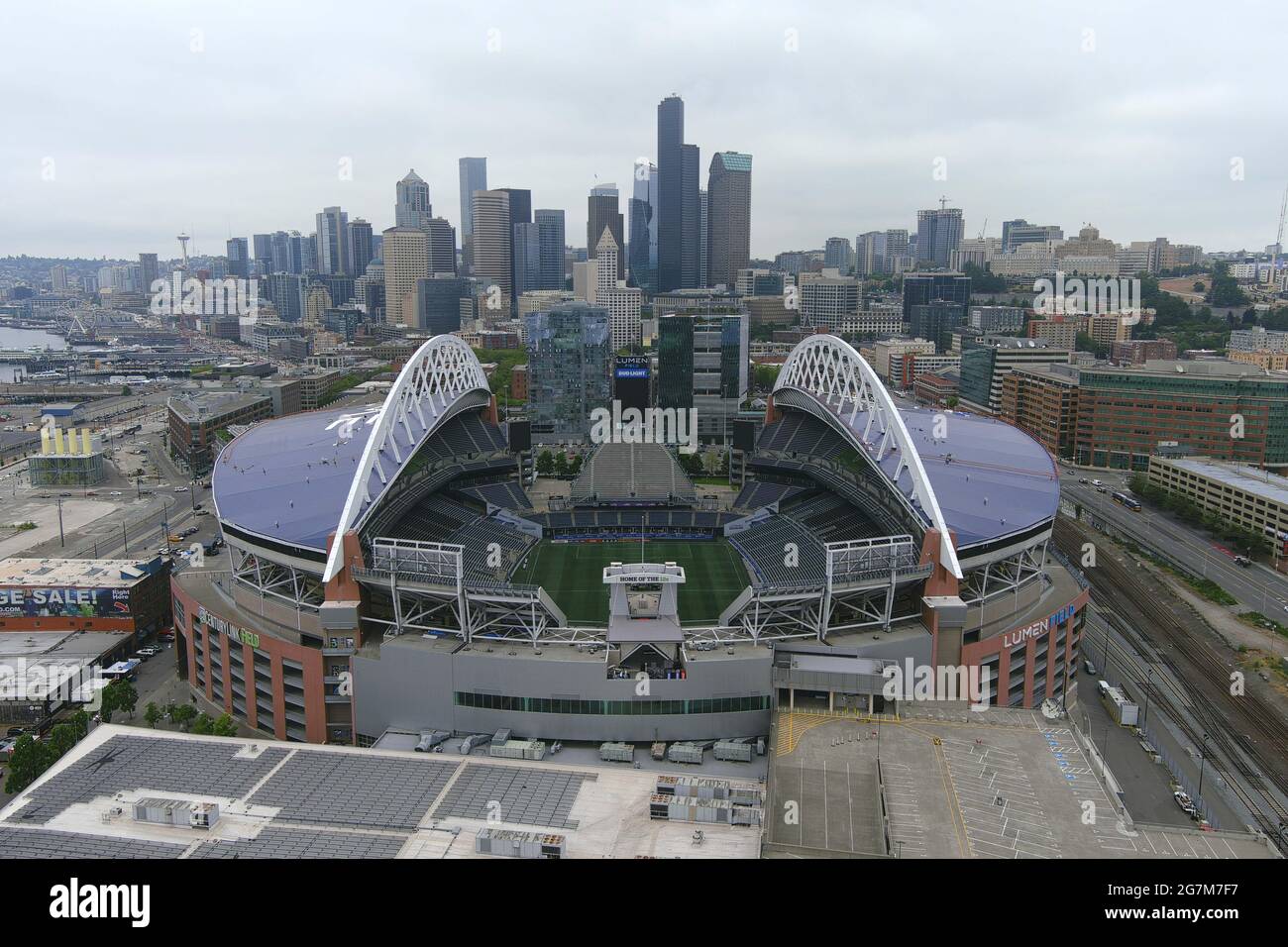 Eine Luftaufnahme von Lumen Field, Mittwoch, 14. Juli 2021, in Seattle, Das Stadion ist die Heimat der Seattle Seahawks der NFL und Seattle Sounders F. Stockfoto