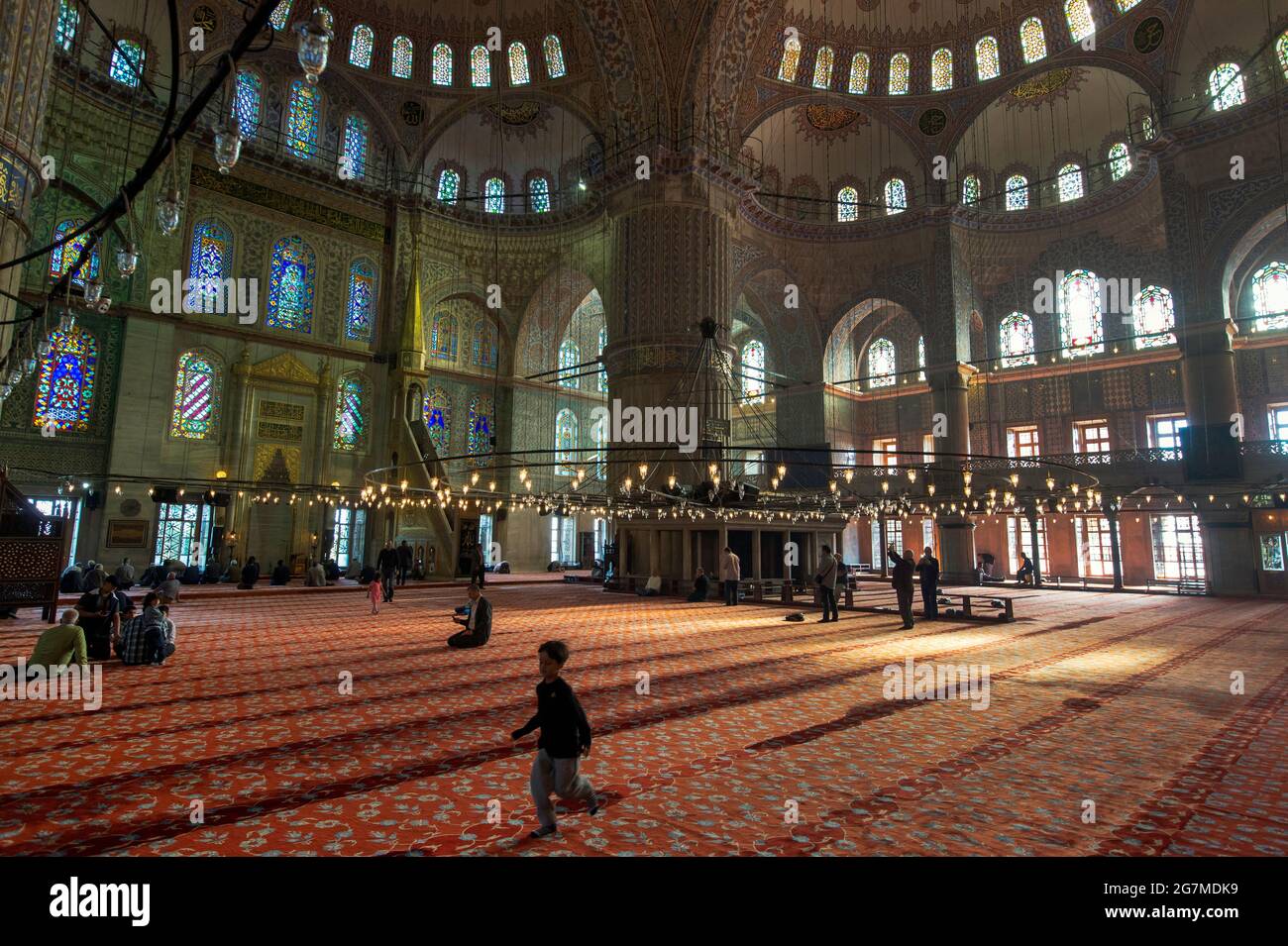 Die Sultan-Ahmed-Moschee, auch als Blaue Moschee bekannt, ist eine Moschee aus der osmanischen Zeit in Istanbul, Türkei. Eine funktionierende Moschee, zieht es auch große Stockfoto