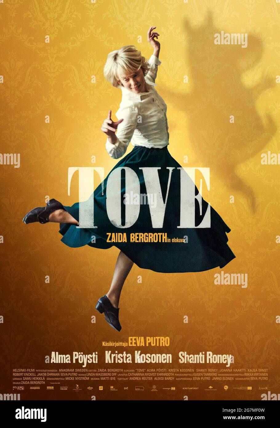 Tove (2020) unter der Regie von Zaida Bergroth mit Alma Pöysti, Krista Kosoonen und Shanti Roney. Biopic über die schwedische Künstlerin Tove Jansson, die mit der Kreation der Mumins weltweit Erfolg gefunden hat. Stockfoto